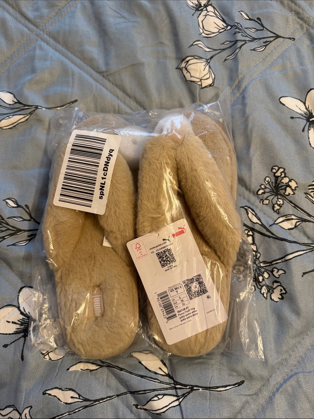 Puma Fuzzy Flip Flop Slippers in Beige
